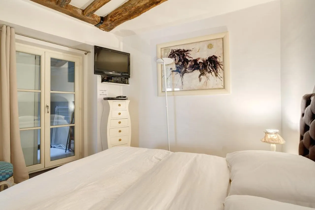 Top Opera Apartman *